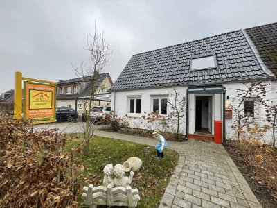 Wohnen, wo andere Urlaub machen – Stilvolle Doppelhaushälfte in Travemünde