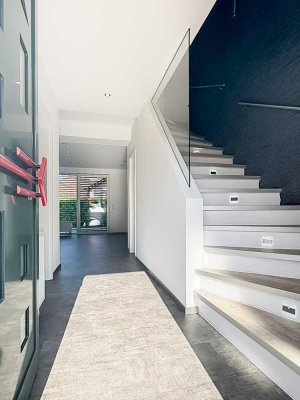 Modernes Einfamilienhaus (Reihenendhaus) mit Garten, EBK in Top-Lage – sofort bezugsfrei ohne Prov.!