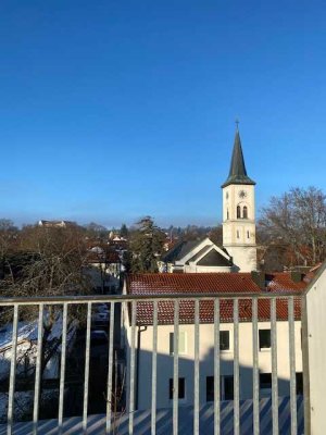 Lichtdurchflutete Wohnung mit Loggia und Dachterrasse in zentraler Lage in Starnberg