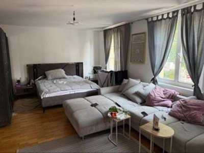 Singles oder Pärchen! Günstige Ein-Zimmer Wohnung in verkehrsgünstiger Lage in 1170 Wien, ein Stapelparkplatz kann mit erworben werden, befristet vermietet bis Juni 2027
