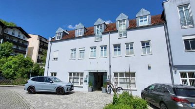 Möblierte- und zentrale 3-Zimmer-Stadtwohnung in Trostberg