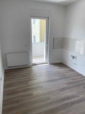 Zentral gelegene und neu sanierte Wohnung im 2. OG zu vermieten!
