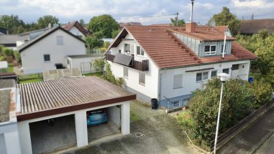 Zweifamilienhaus mit Doppelgarage auf großem Grundstück - idyllisch in Nerenstetten gelegen!