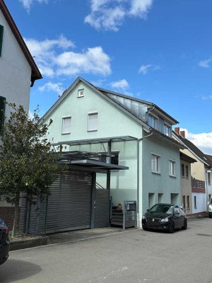 Wohnhaus mit Einliegerwohnung und großer Lagerfläche in Malterdingen