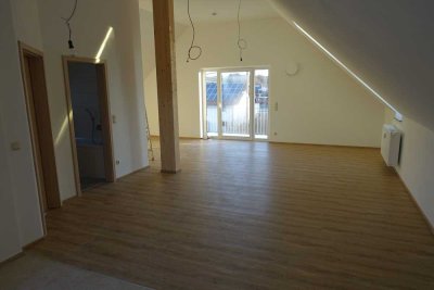 Schöne, helle Dachgeschosswohnung in Peißenberg (Wörth); Kreis Weilheim-Schongau