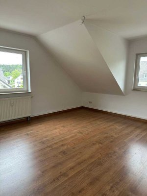 Helle 3-Zimmer-Wohnung in Chemnitz Einsiedler Hauptstraße