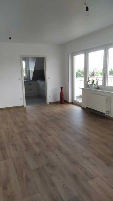 Zentral in Brackenheim wohnen - Dachgeschosswohnung mit gehobener Ausstattung und toller Aussicht