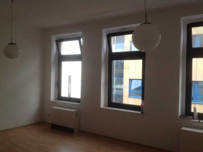 Helle freundliche Wohnung,1großes Zimmer,KDB