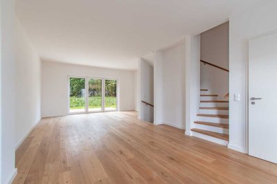 Neubau- Stadthaus in grüner TOP-Lage in Blankenese mit EBK und Stellplatz