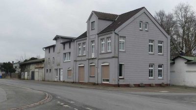 Immobilie / Haus, MFH mit 3 Wohnungen ( 2 Frei ) und Nebengelass