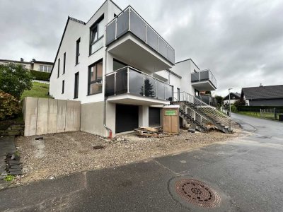 Hausmarke Immobilien - Neuwertig und Energieeffizient mit schönem Balkon und Blick ins Tal