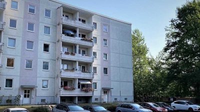 3 Raumwohnung mit Balkon !Jetzt mieten - weniger zahlen