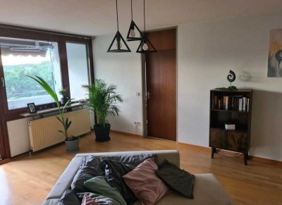 Nachmieter gesucht ab 01.03.2026 – gepflegte 2-Zimmer-Wohnung mit Balkon, Garage & Aufzug