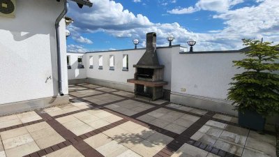 Modernisierte 5 Zimmer Wohnung auf zwei Etagen mit eigener Sauna