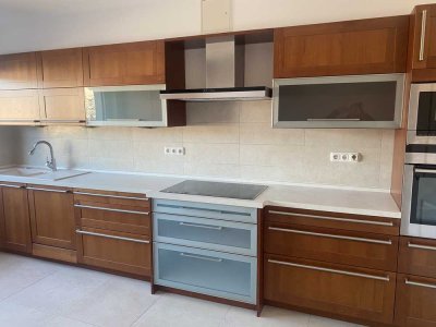 Schöne helle 3-Zimmer-Wohnung mit Balkon und Einbauküche in München Freimann