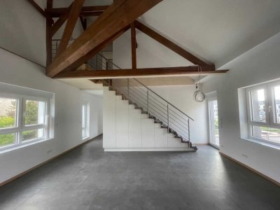 Exklusive 4 Raum - Maisonettewohnung mit Terrasse nach Sanierung