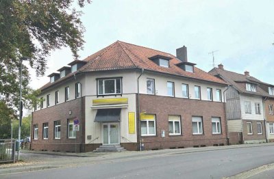 Zentral gelegenes Mehrfamilienhaus mit 10 Einheiten und eigenem Garagenhof