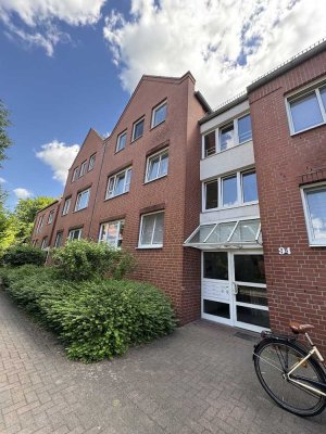 Gemütliche 2-Zimmer-Dachgeschosswohnung mit Balkon in Hannover-Stöcken