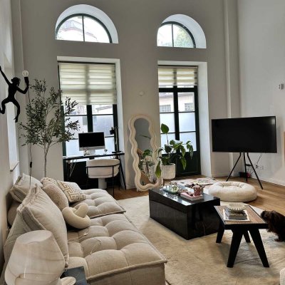 Zentrale, dennoch ruhige Loft-Wohnung mit moderner EBK und großer Terrasse