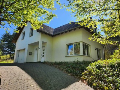 Freistehendes Schmuckstück - auch als Feriendomizil für die Familie, Terrasse, Garage in