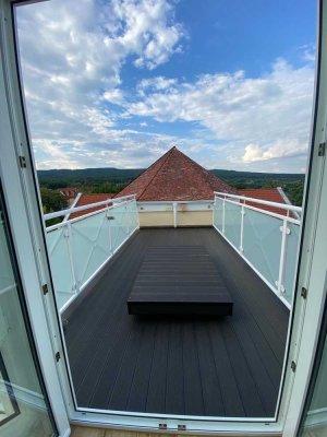 Bad Homburg/Kirdorf - Komplett und hochwertig sanierte 5-Zi Maisonette-Whg, Dachterrasse, Balkon