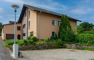 Großzügiges Dreifamilienhaus mit Weitblick – Wohnkomfort, Ruhe und vielseitige Perspektiven