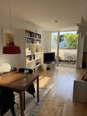 Zwei Zimmer direkt am Südpark Helle Dachgeschosswohnung mit Balkon in 6 Parteien-Haus