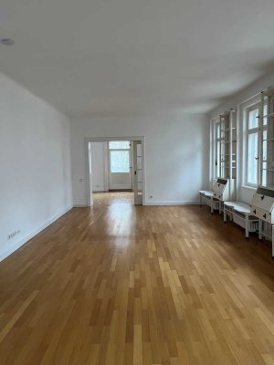 Helle, großzügige 3-Zimmerwohnung in Dahlem-Villa