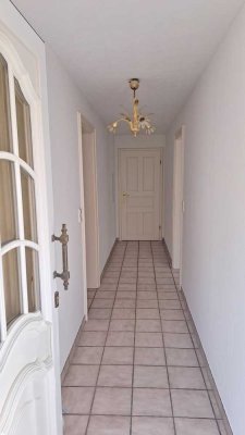 Geschmackvolle und schicke 2-Zimmer-Souterrain-Wohnung in Overath