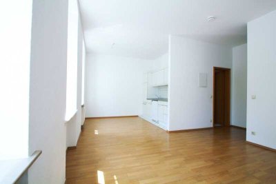 HÜBSCHE 1RW MIT EBK AUF DEM KAßBERG