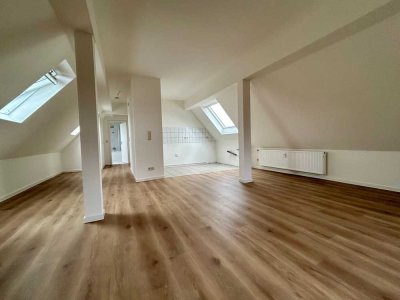 Frisch renovierte 2-Zimmer Dachgeschosswohnung