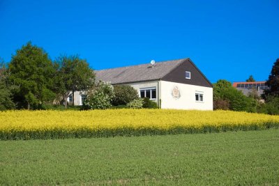 Großzügiger Bungalow in Ortsrandlage - Leben auf einer Ebene - 8.000 m² Grundstück