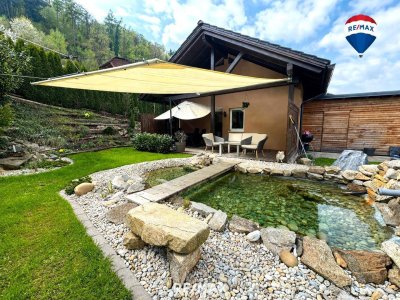 Ihr kleines Wohnparadies: Neuwertiger Bungalow mit Garten und Carport