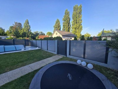 All Inclusive Family Home close to VIC