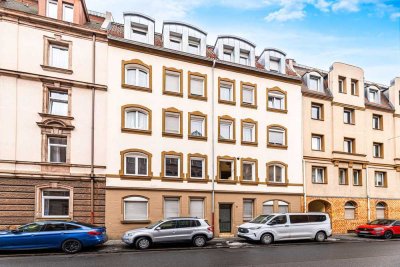 HEGERICH: Attraktive 2-Zimmer-Wohnung mit Dachgeschoss-Charme für Singles, Paare oder Kapitalanleger