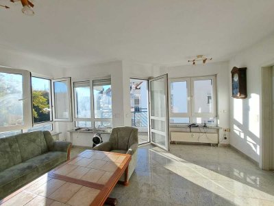 Exklusive, gepflegte 3-Raum-Wohnung mit geh. Innenausstattung mit Balkon und EBK