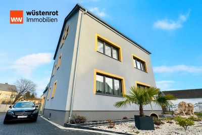 Große Familie? Passende Immobilie - Saniertes Mehrgenerationenhaus mit Einliegerwohnung & Garagen