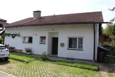 Preiswertes 7-Raum-Einfamilienhaus mit EBK in Dietramszell