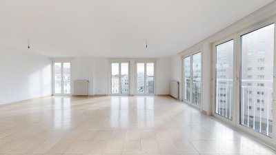 Helle Familien- oder WG-Wohnung in zentraler Lage