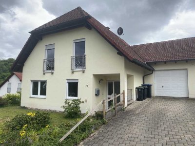NICE FREESTANDING HOUSE WITH GARAGE IN QUIET LOCATION!