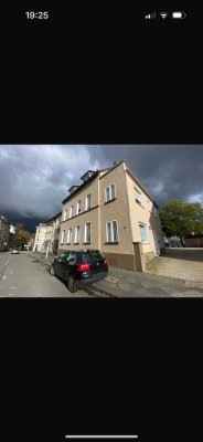 Modernisierte 4-Raum-Wohnung mit Balkon in Solingen
