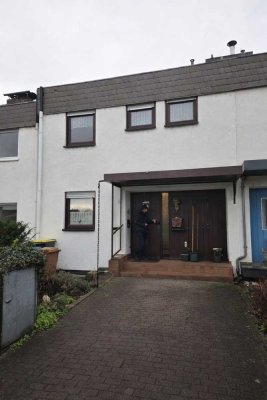 Reihenmittelhaus mit Potenzial in schöner Wohnlage