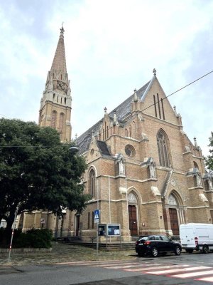 Neu sanierte Garconniere, vis-a-vis Park, zentral im 17. Bezirk!