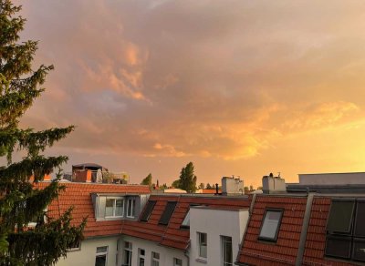 Modernes lichtdurchflutetes 3-Zimmer Dachgeschoss mit Terrasse im Herzen Tempelhofs