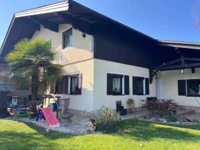 Großzügiges Mehrfamilienhaus mit ca. 258 m² Wohnfläche auf 1.040 m² Grundstück – vielseitig nutzbar &amp; ideal für Familie, Arbeiten oder Investment (provisionsfrei)