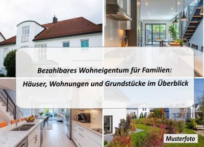 Dreifamilienhaus mit 6 TG-/2 Außenstellplätzen