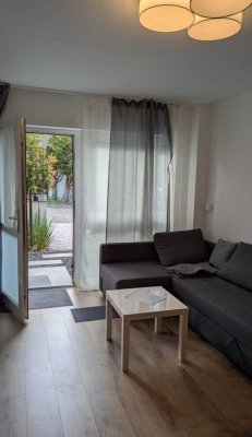 Furnished Apartment: Möbiliertes stilvolles Apartment mit zwei Zimmer, Küche und Bad. Baujahr 2023