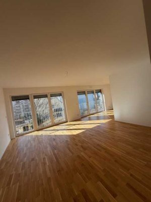 neuwertige 3-Zi.-Wohnung mit Einbauküche  * 72 m² * Baujahr 2022