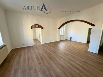 Helle 4-Zimmer-Wohnung mit ca. 125 m² – Erstbezug nach Kernsanierung