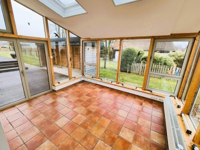 Einfamilienhaus mit Pool, Sauna, Wintergarten &amp; großem Grundstück in Ruhelage